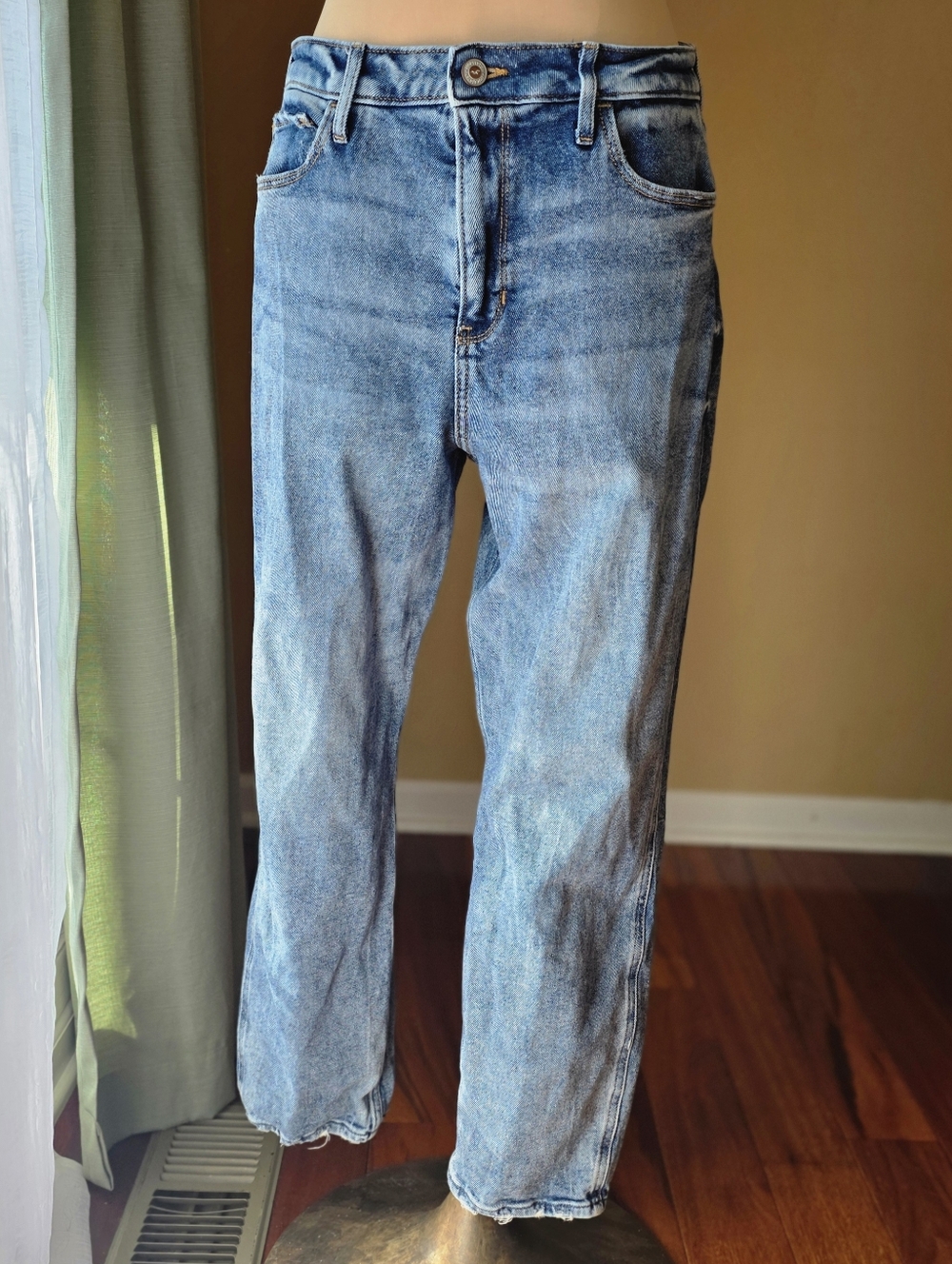 Hollister Ultra High-Rise Mom Jeans | W31 L27 | Size 13R | Vintage Stretch